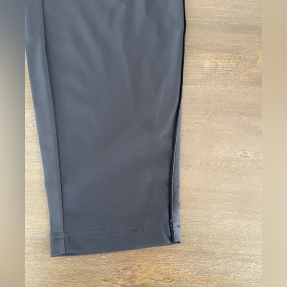 Fabletics Grey Joggers With Side Stripe and Zipper Pockets Sz M - Picture 2 of 4